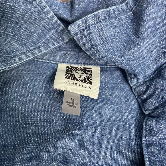 Women's Medium Anne Klein Blue Denim Vest with Tie Front 💙👕 - Picture 4 of 8